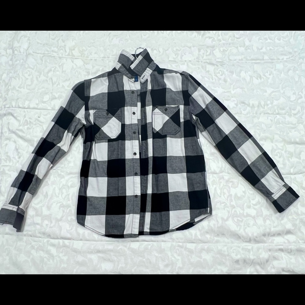 Arizona jean co. Black and white flannel